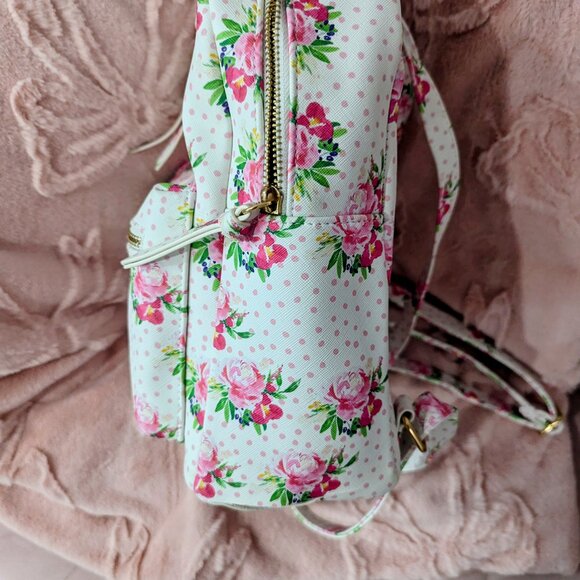 Small Shabby Chic Backback - Picture 3 of 5